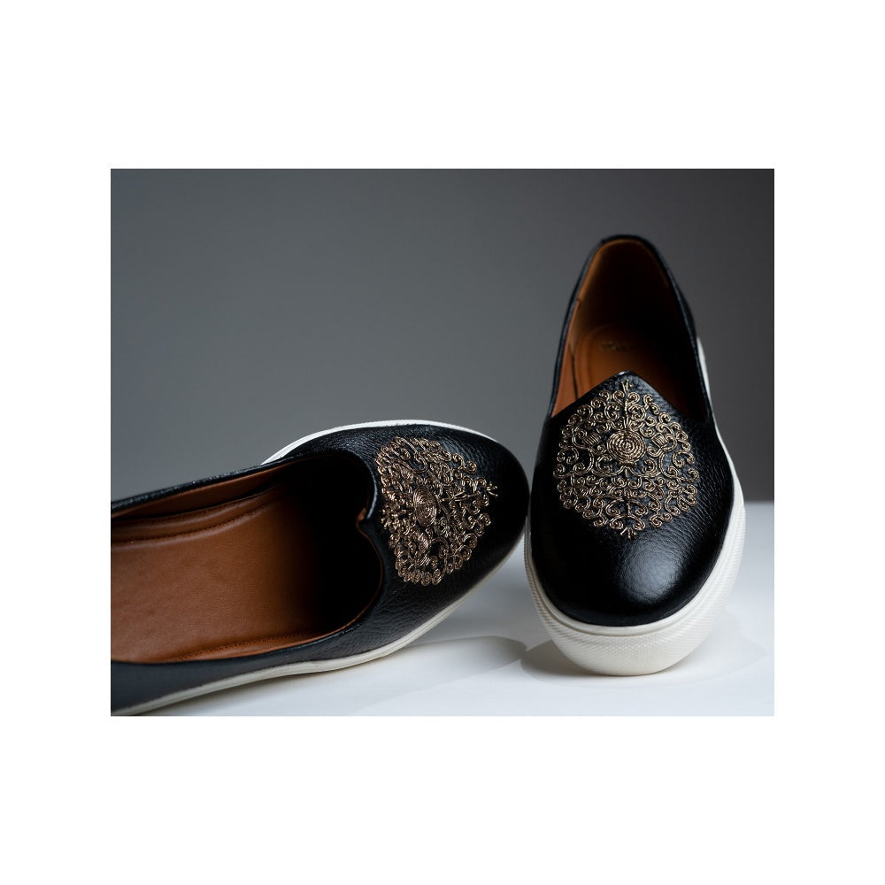 Kavith Sainaani Black-Gold Wedding Sneaker