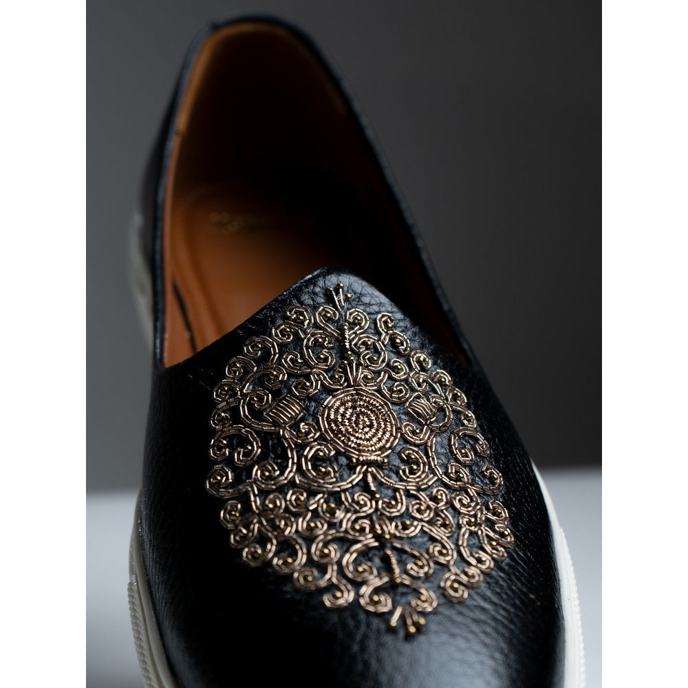 Kavith Sainaani Black-Gold Wedding Sneaker