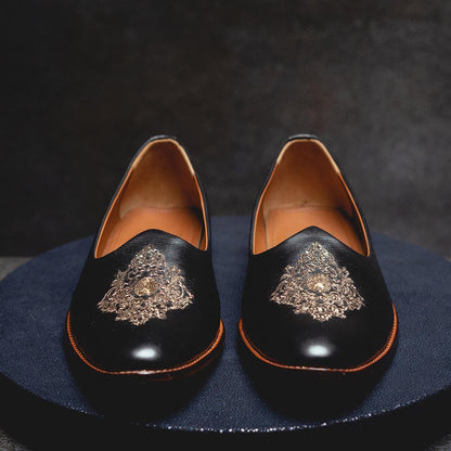 Kavith Sainaani Black Embroidered Jutti