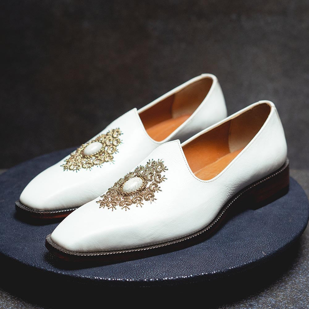 Kavith Sainaani White Gem Jutti