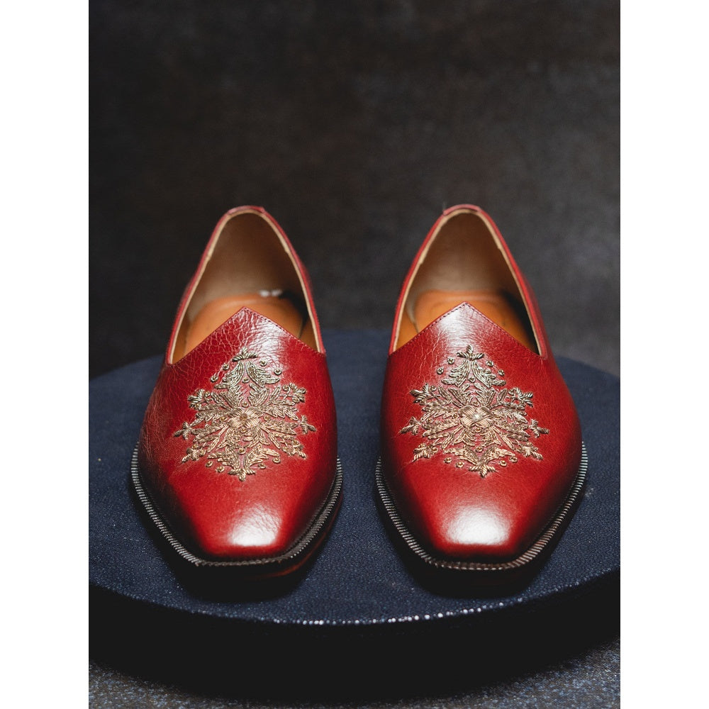 Kavith Sainaani Red Embroidered Jutti 2.0