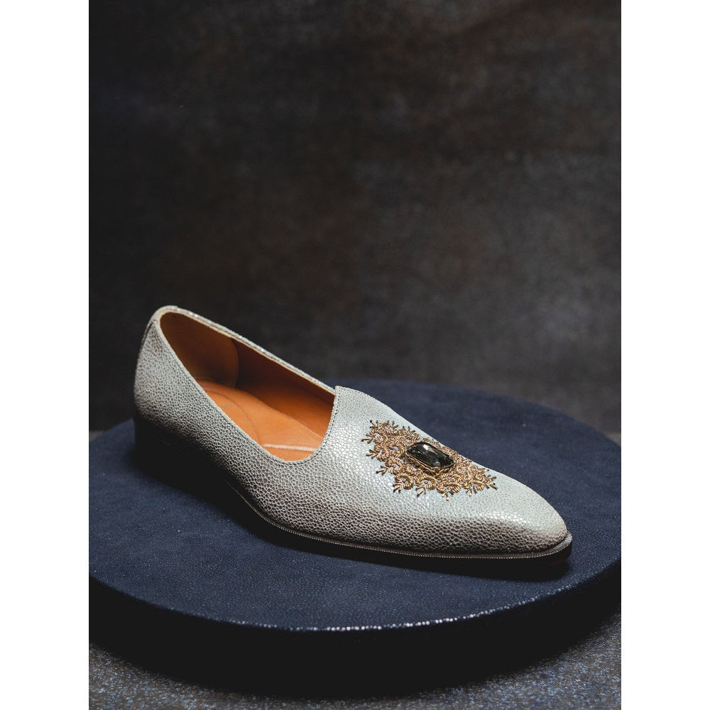 Kavith Sainaani White Gem Jutti