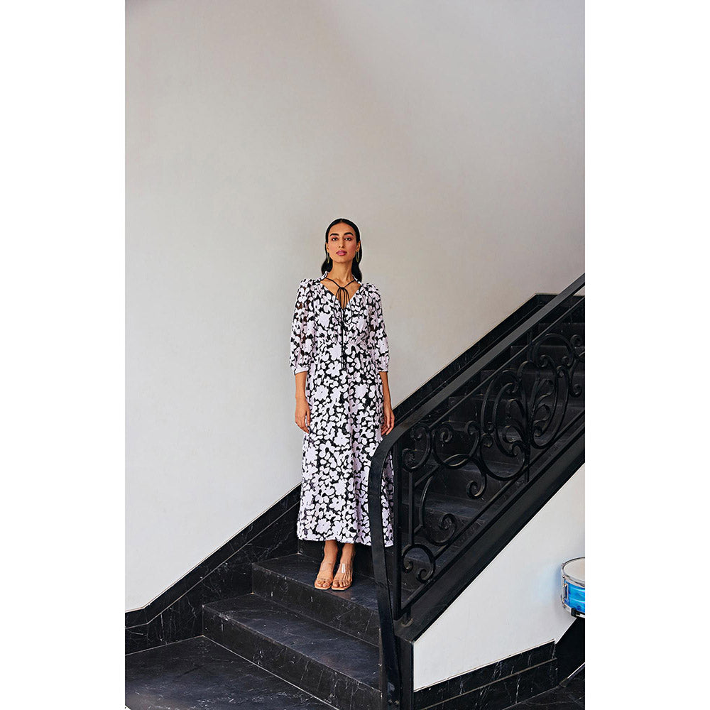 Kay Kay BY KKHUSHI SAHAII Black Floral 3D Flower Contrast Midi Dress