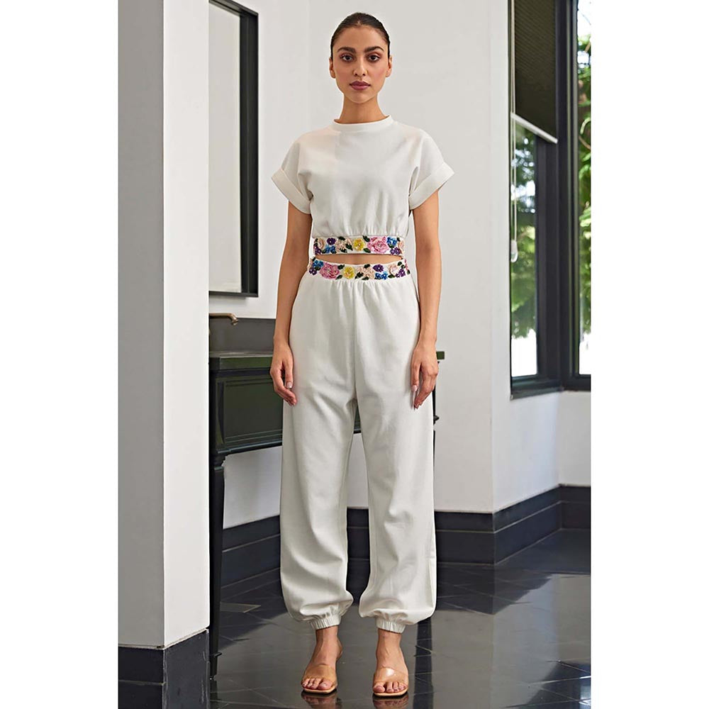 Kay Kay BY KKHUSHI SAHAII Embellished Belt Off White Co-Ord Set