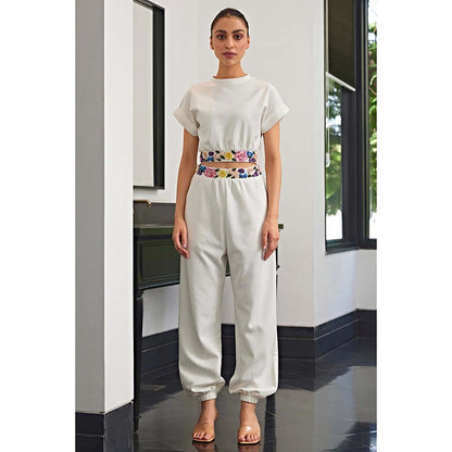Kay Kay BY KKHUSHI SAHAII Embellished Belt Off White Co-Ord Set