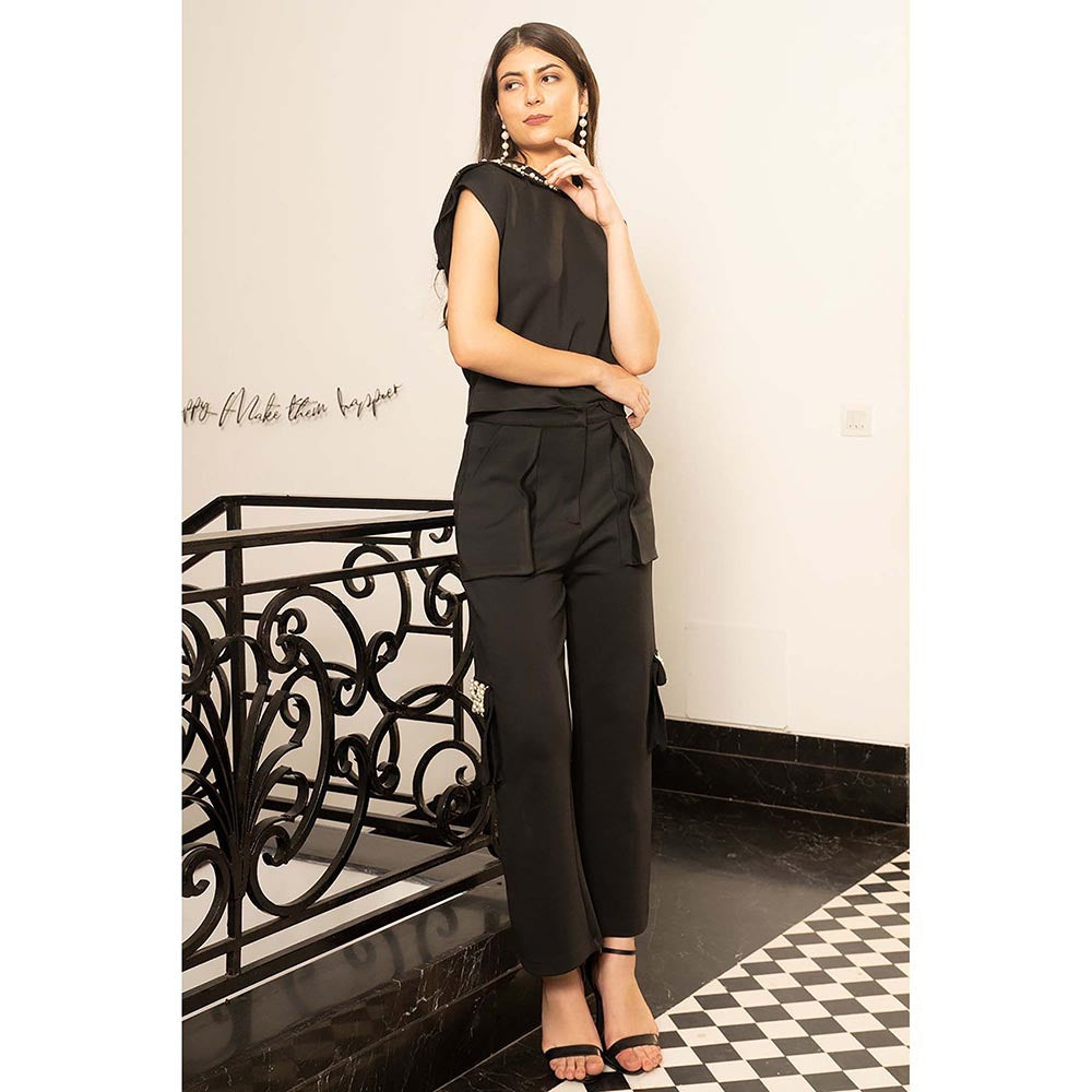 Kay Kay BY KKHUSHI SAHAII Pearl Collar Black Co-Ord Set
