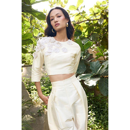 Kay Kay BY KKHUSHI SAHAII Off White Stella Floral Applique Co-Ord Set