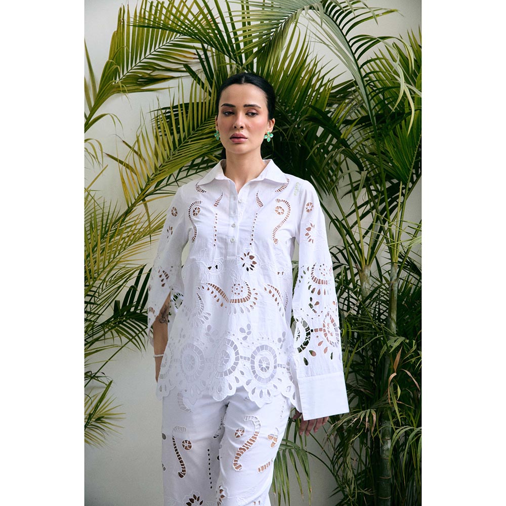 Kay Kay BY KKHUSHI SAHAII White Zila Embroidered Shirt And Pant