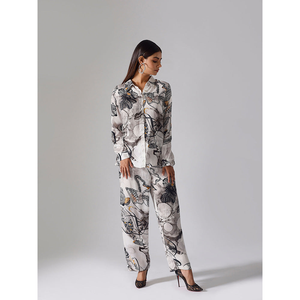 Klad Reflect Monochrome Printed Collar Neck Shirt