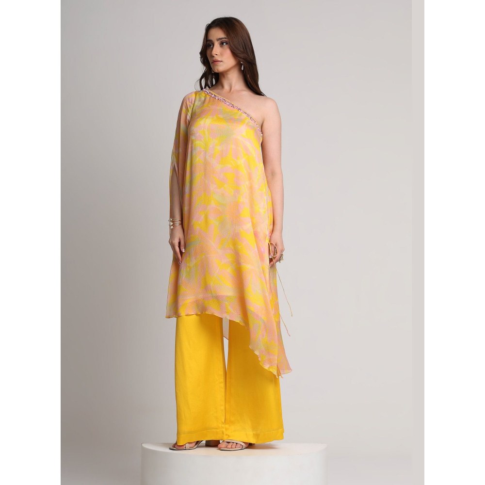 KOSWI Women Yellow Viscose Abstract Kurta with Pant