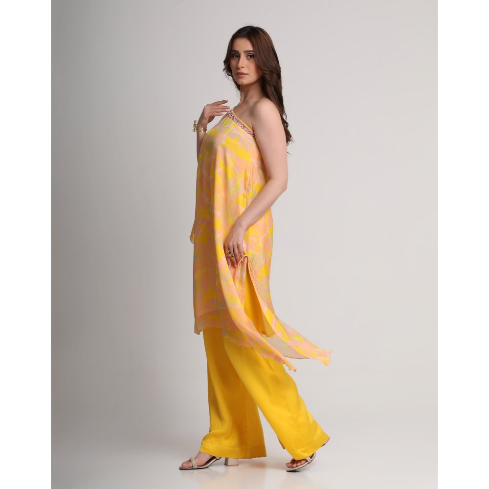 KOSWI Women Yellow Viscose Abstract Kurta with Pant