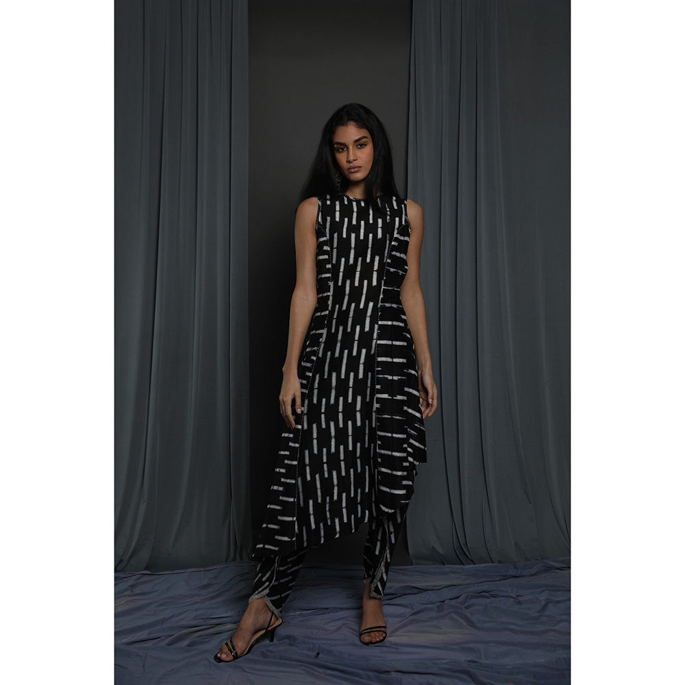 Krishna Mehta Black Printed Asymetric Kurta