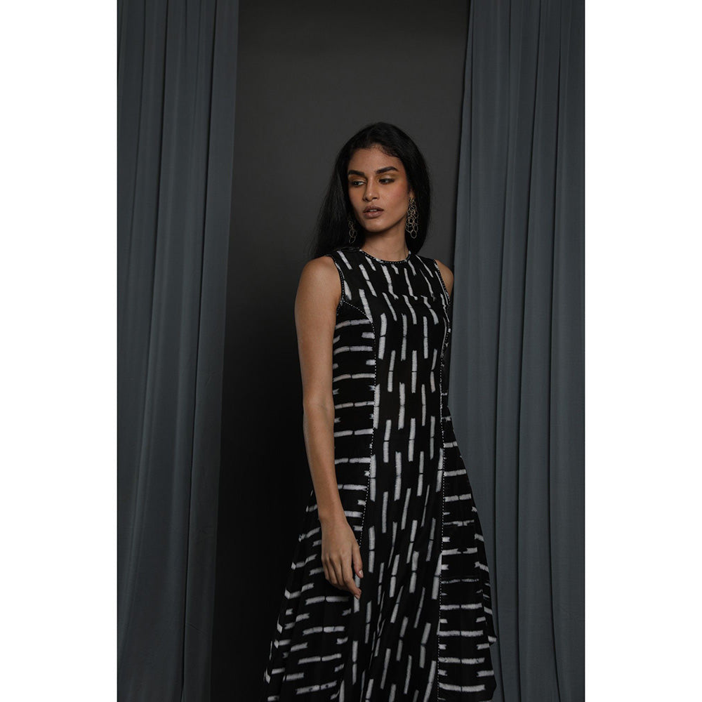 Krishna Mehta Black Printed Asymetric Kurta