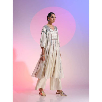 Kudi Pataka Designs Sana White Kurta With Pant (Set of 2)