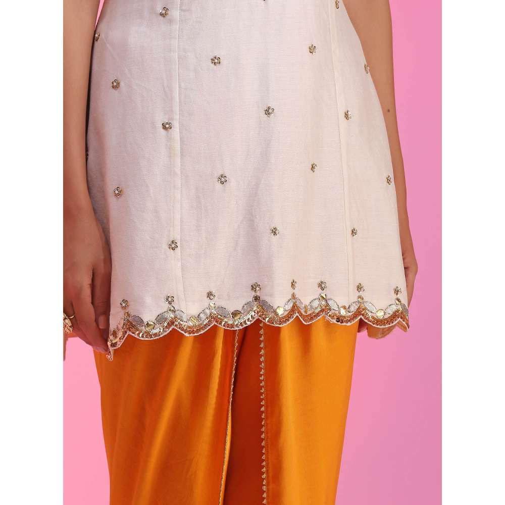 Kudi Pataka Designs Kamaya White Kurti With Dhoti & Dupatta (Set of 3)