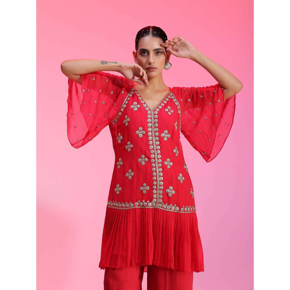 Kudi Pataka Designs Erum-re Red Kurta With Slip & Pant (Set of 3)