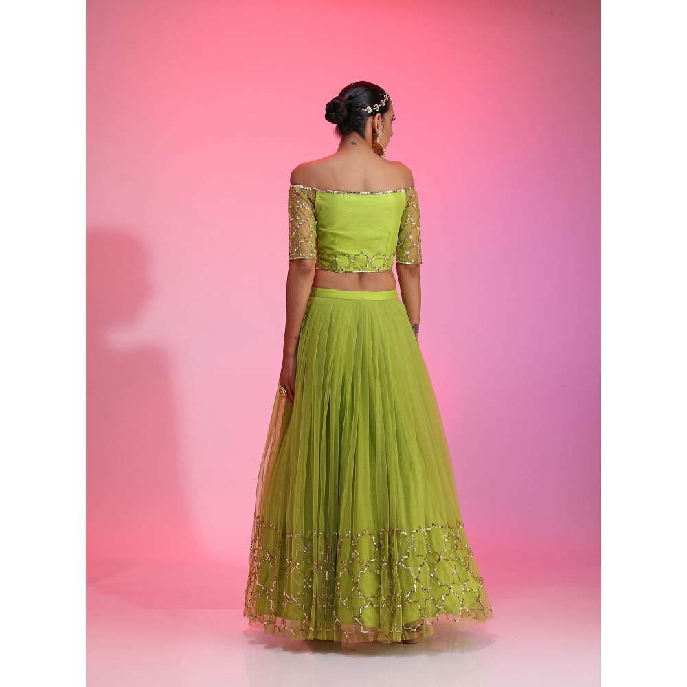 Kudi Pataka Designs Sitara-Lg Green Fusion Lehenga With Choli & Dupatta (Set of 3)