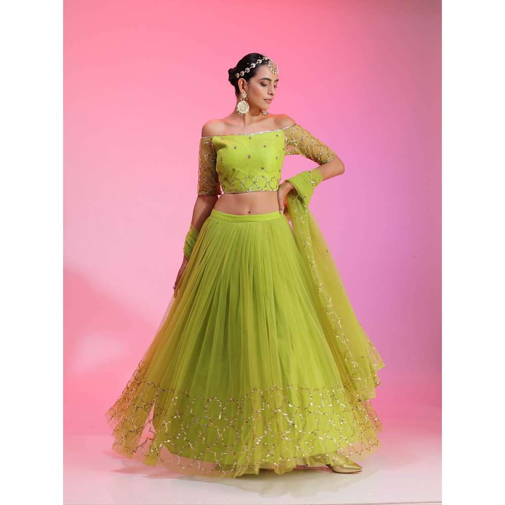Kudi Pataka Designs Sitara-Lg Green Fusion Lehenga With Choli & Dupatta (Set of 3)