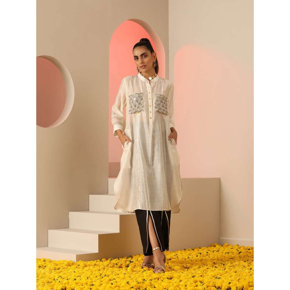 Kudi Pataka Designs Karishma White Kurta With Pant (Set of 2)