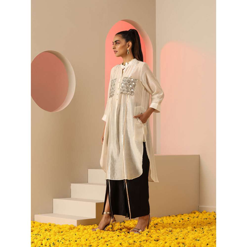 Kudi Pataka Designs Karishma White Kurta With Pant (Set of 2)