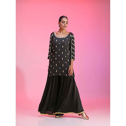 Kudi Pataka Designs Dharree/Bl Kurta with Sharara and Dupatta