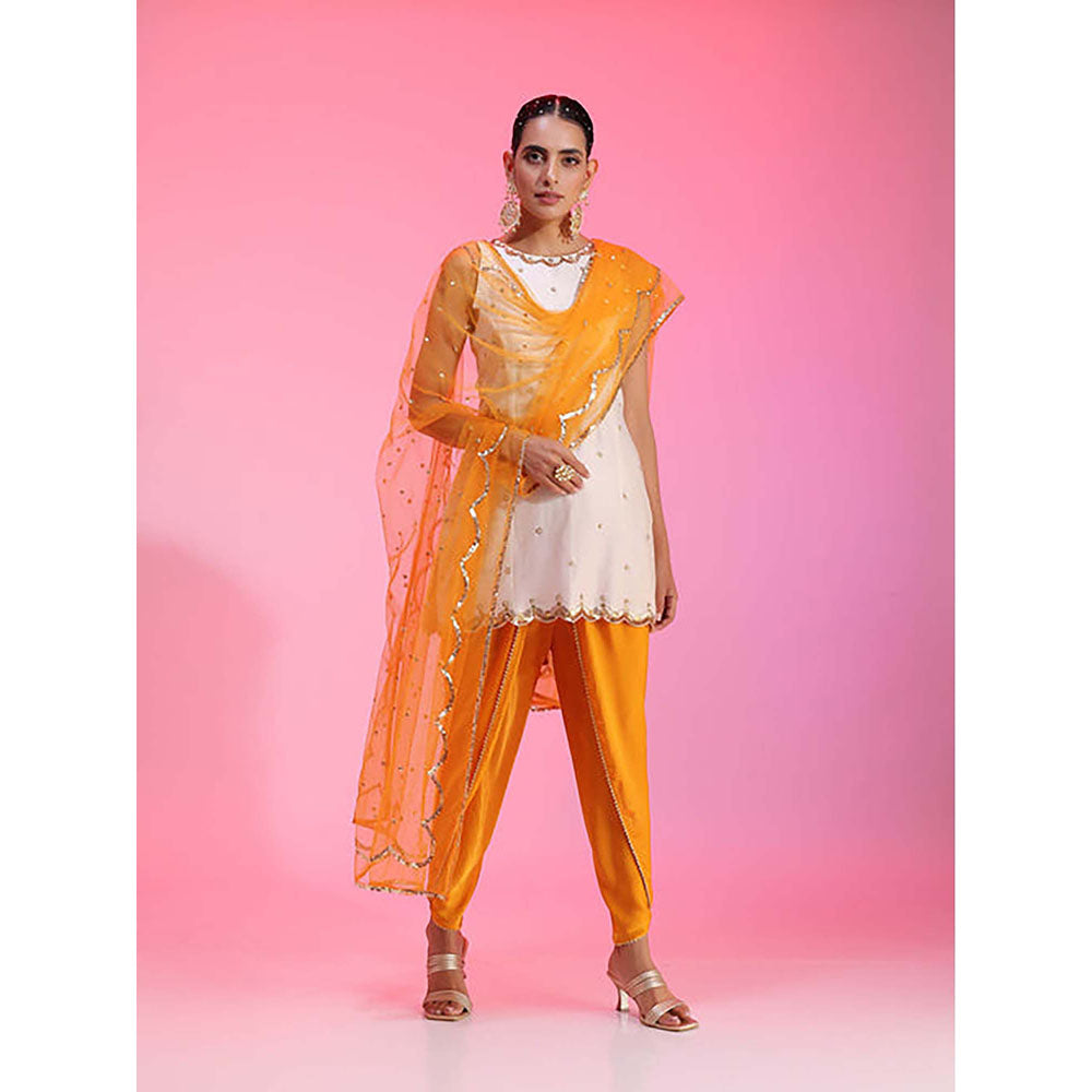 Kudi Pataka Designs Kamya Kurti with Pants and Dupatta