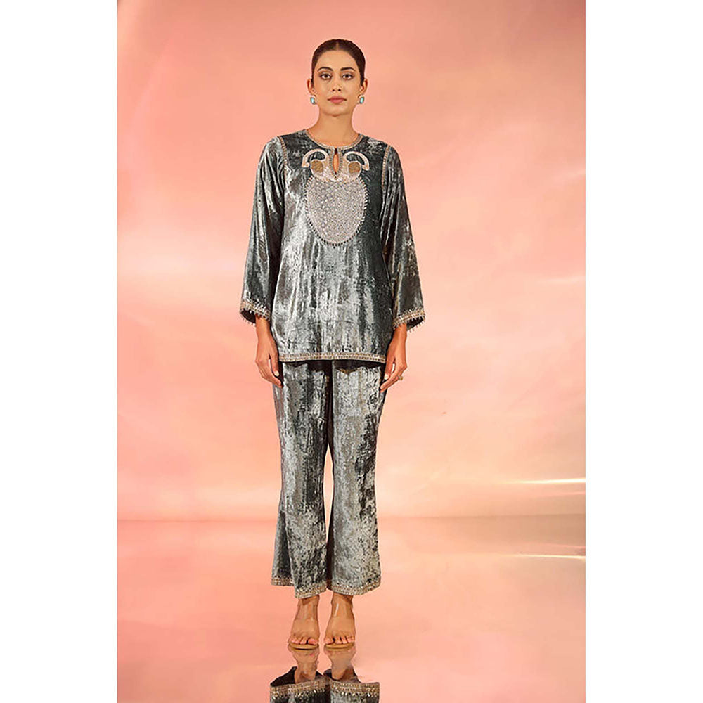 Kudi Pataka Designs Mayuri Kurti with Pant