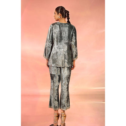 Kudi Pataka Designs Mayuri Kurti with Pant