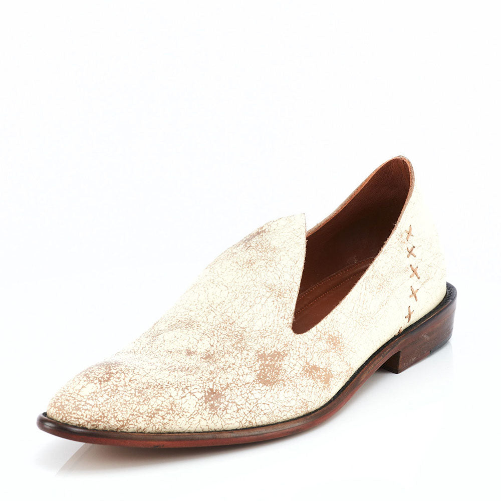 Kavith Sainaani White Distressed Juttis