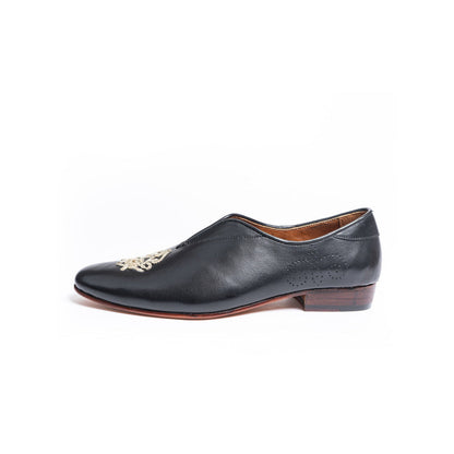 Kavith Sainaani Black Leather Embroidered Jutti