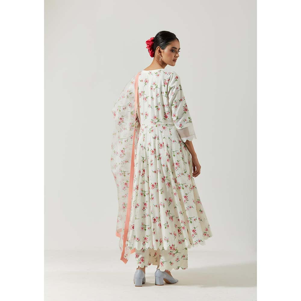 Label Earthen Women White Floral Anarkali Kurta with Pant & Dupatta (Set of 3)