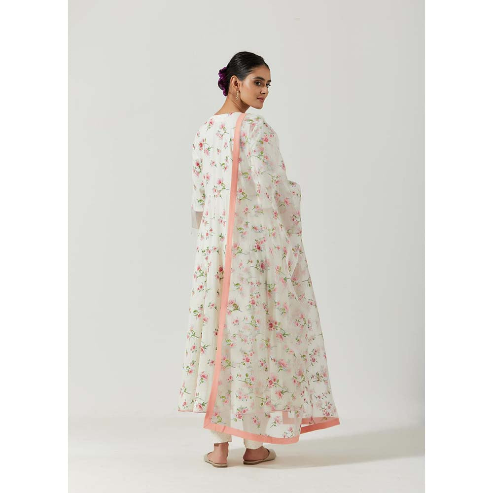 Label Earthen Women White Floral Kurta with Pant & Dupatta (Set of 3)