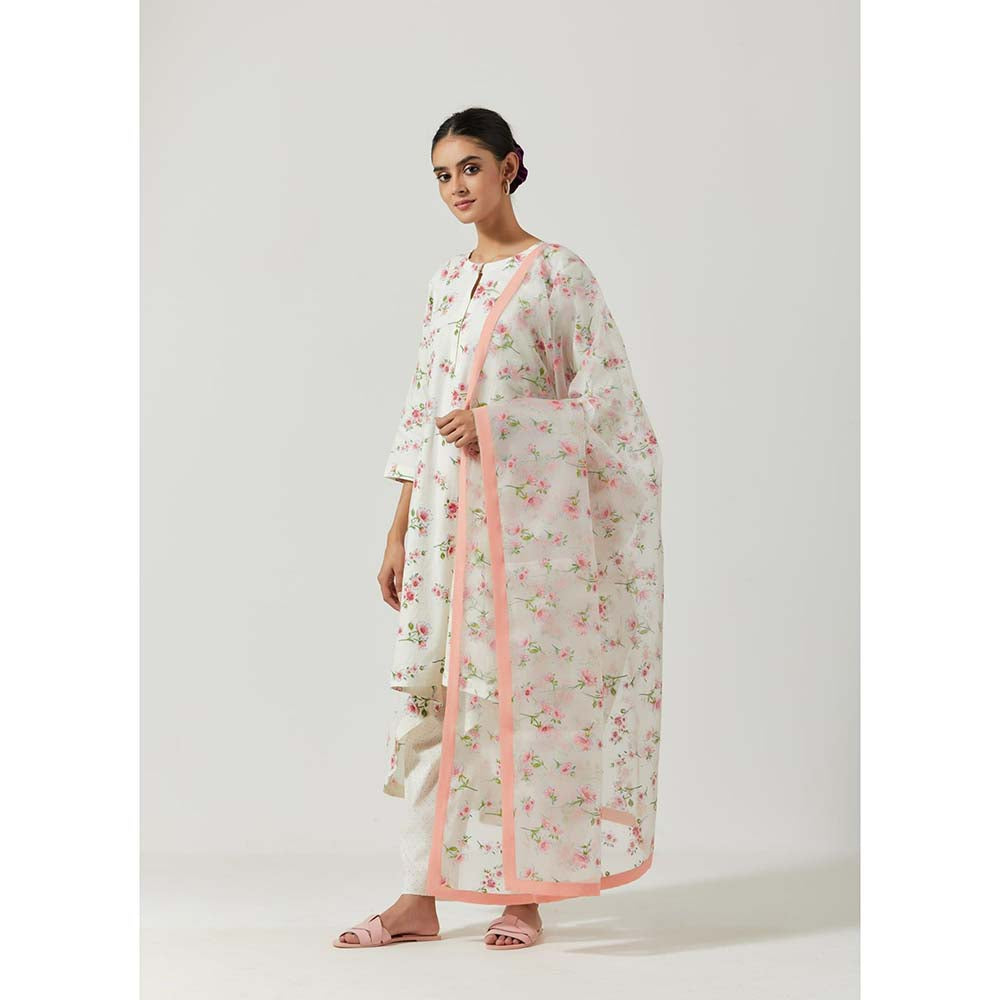 Label Earthen Women White Floral Kurta with Pant & Dupatta (Set of 3)