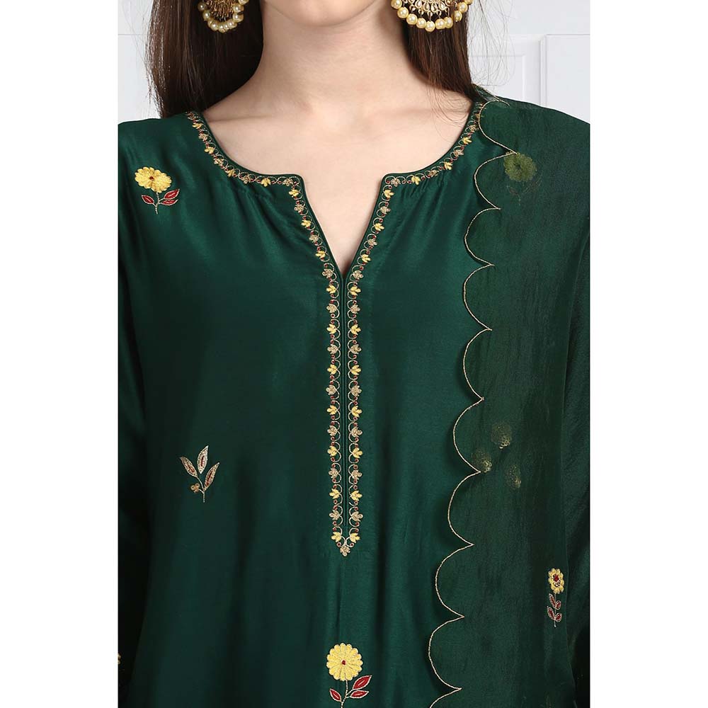 Label Earthen Women Green Embroidered Kurta with Pant & Dupatta (Set of 3)