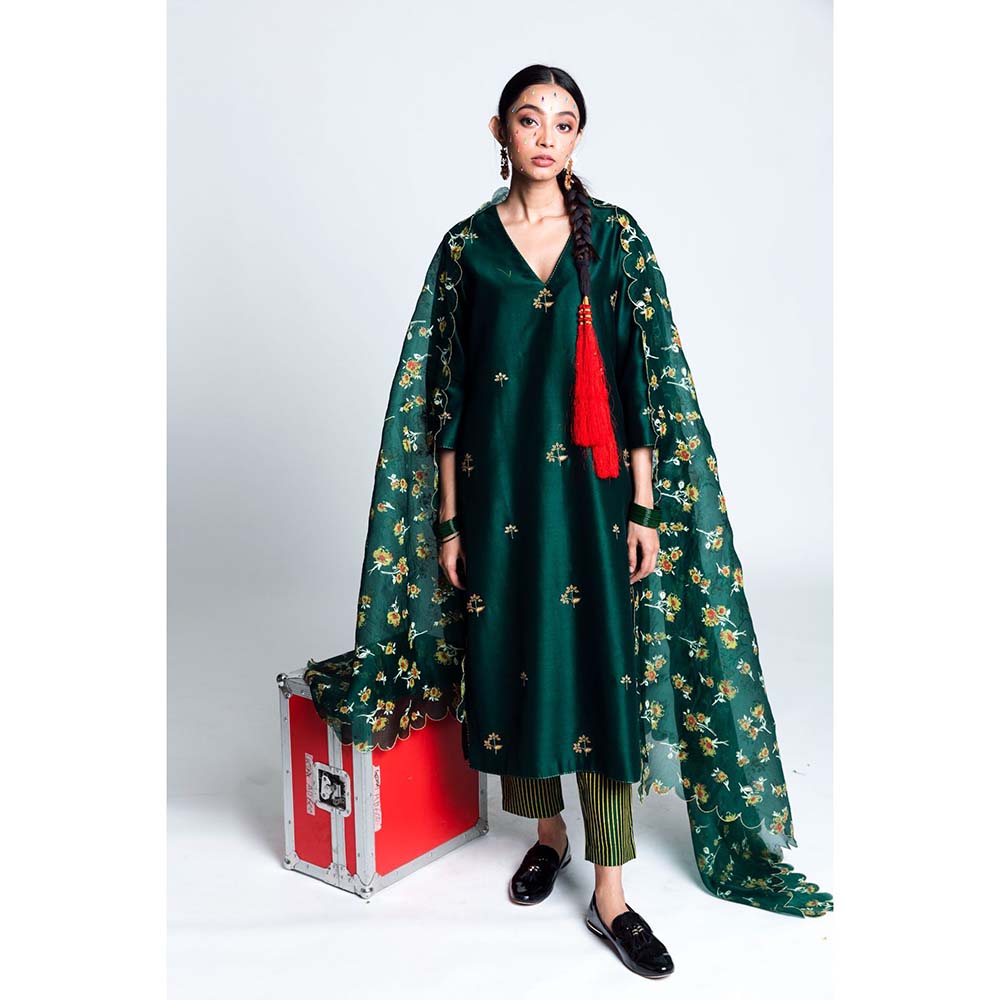 Label Earthen Women Green Embroidered Kurta with Pant & Dupatta (Set of 3)
