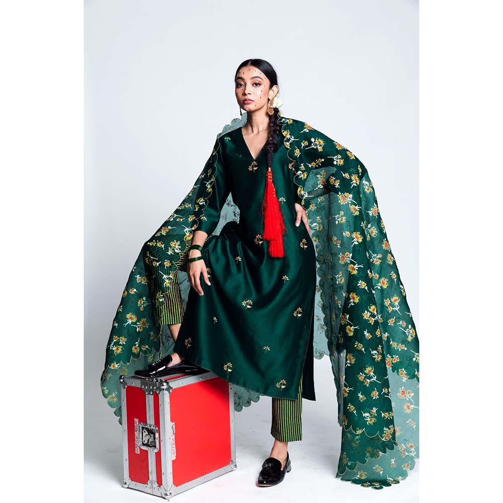 Label Earthen Women Green Embroidered Kurta with Pant & Dupatta (Set of 3)