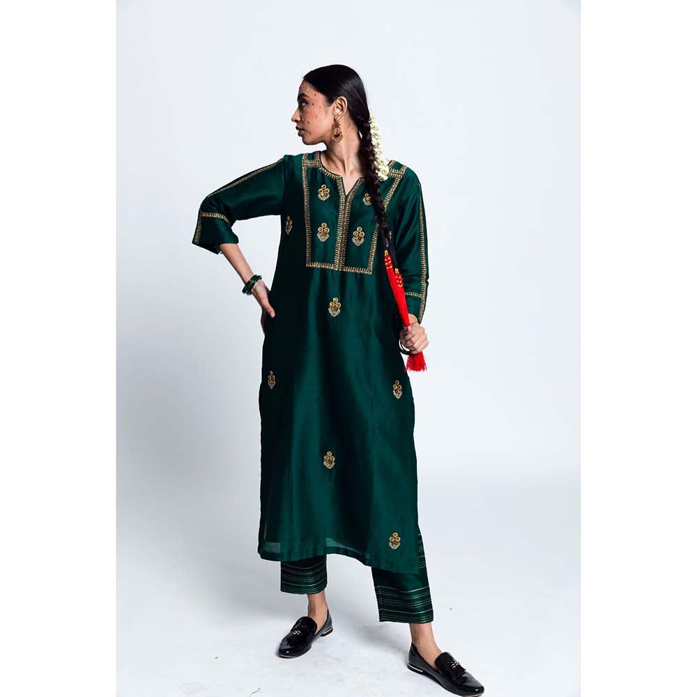 Label Earthen Women Green Embroidered Kurta with Pant & Dupatta (Set of 3)