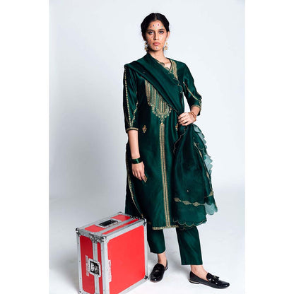 Label Earthen Women Green Embroidered Kurta with Pant & Dupatta (Set of 3)