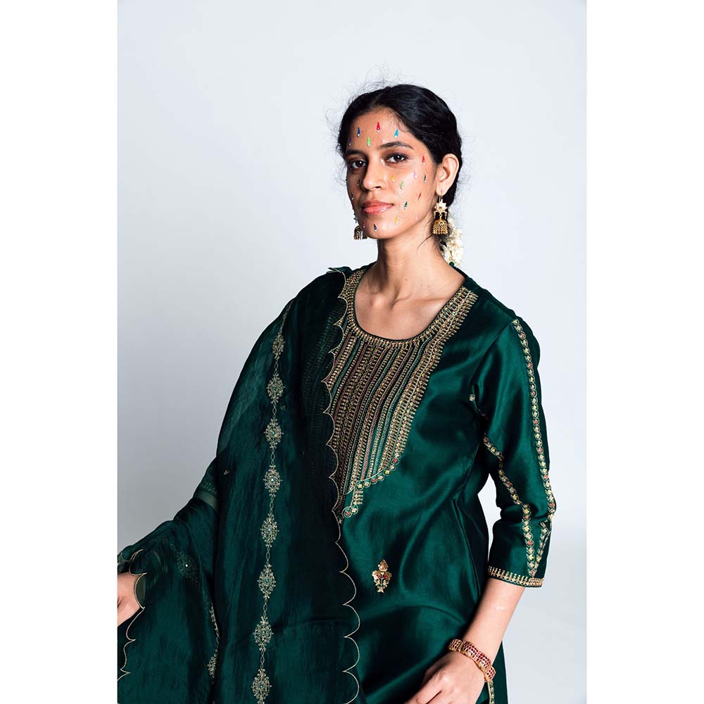 Label Earthen Women Green Embroidered Kurta with Pant & Dupatta (Set of 3)