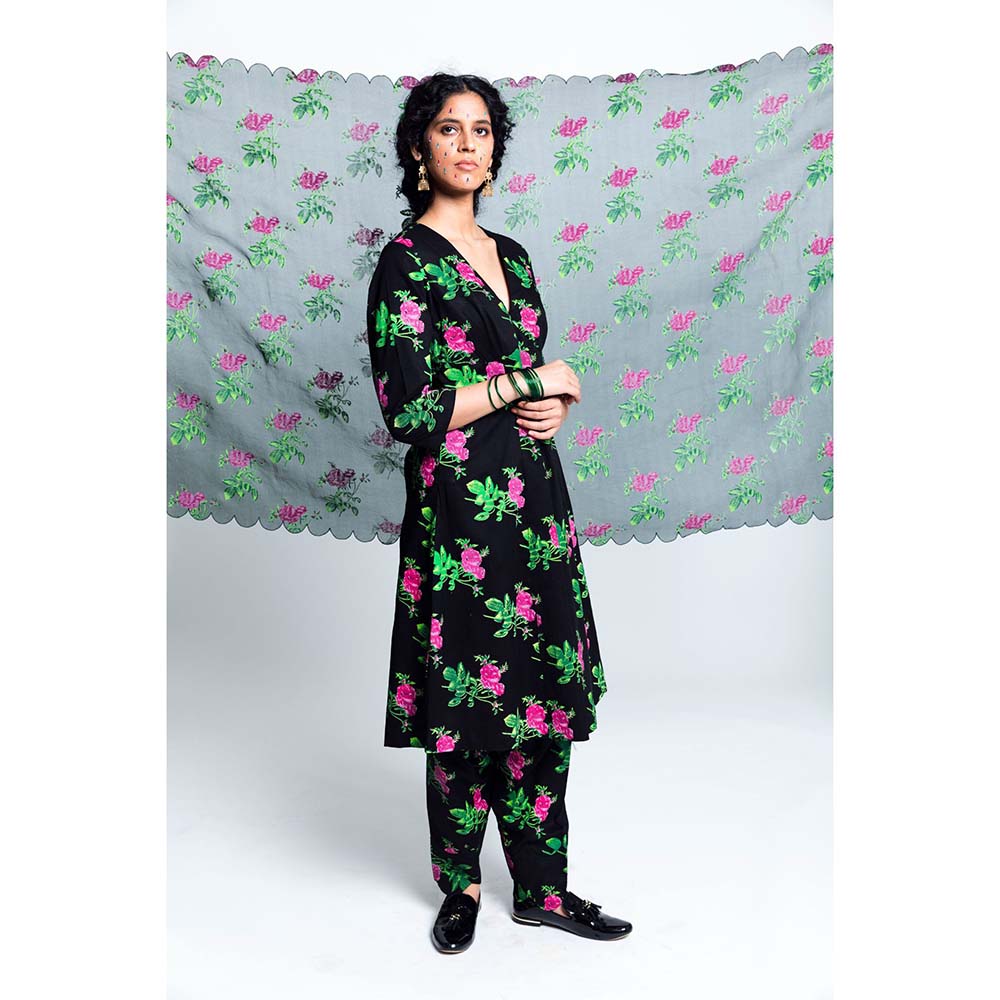 Label Earthen Women Black Floral Kurta with Pant & Dupatta (Set of 3)