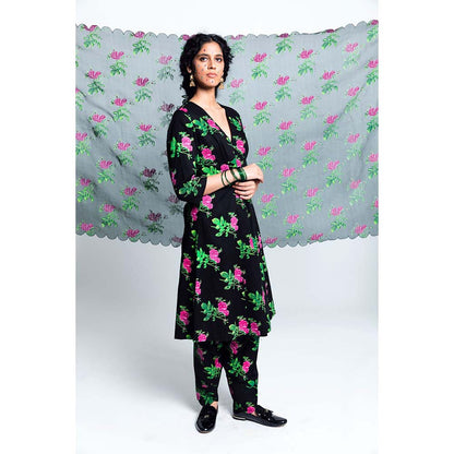 Label Earthen Women Black Floral Kurta with Pant & Dupatta (Set of 3)