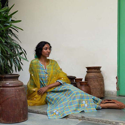 Label Earthen Neela Sitara Phool Checked Embroidered Kurta Pant with Dupatta (Set of 3)