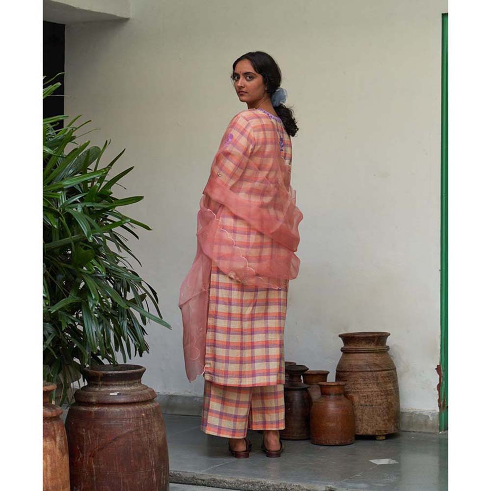 Label Earthen Gulabi Champai Phool Checked Embroidered Kurta Pant with Dupatta (Set of 3)