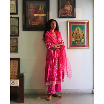 Label Earthen Gulabi Chameli Kurta Pant with Dupatta (Set of 3)