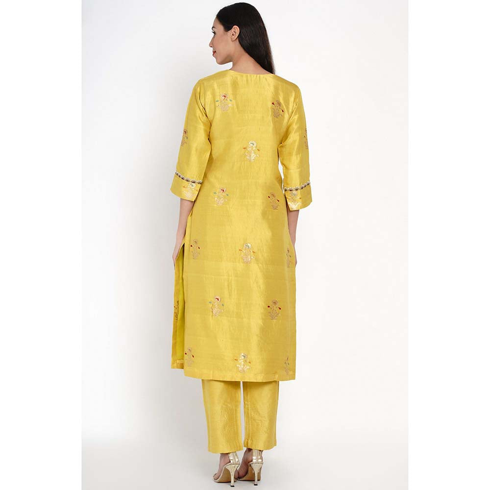 Label Earthen Peetambari Zarad Zari Embroidered Kurta Pant with Dupatta (Set of 3)