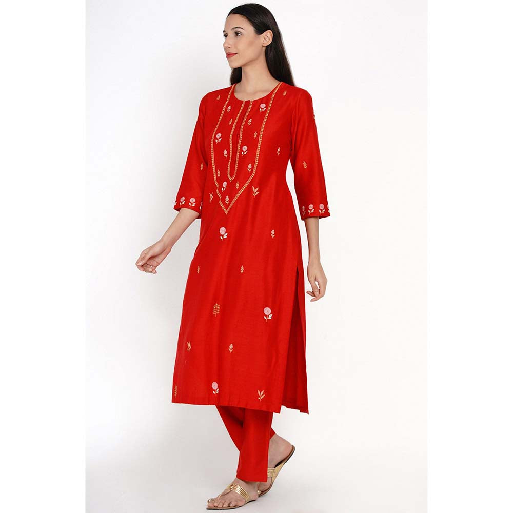 Label Earthen Oorvi Hand Embroidered Kurta with Pant (Set of 2)