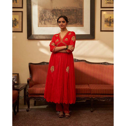 Label Earthen Surkh Laal Rani Zardozi Hand Embroidered Kurta with Pant (Set of 2)