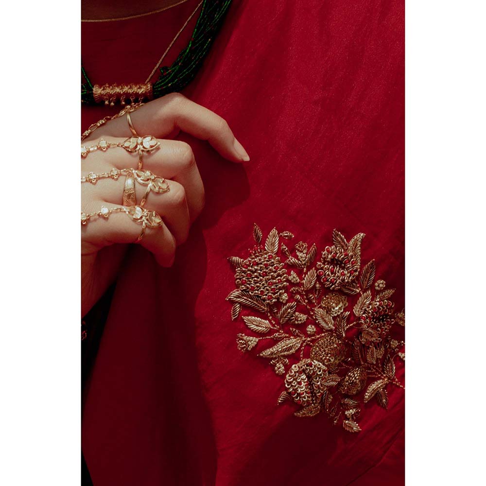 Label Earthen Sundari Red Colour Chinniya Silk Saree with Zardozi Work with Stitched Blouse