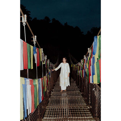 Label Earthen Shwet Champa Ivory Kurta Silk Embroidered Kurta & Pant (Set of 2)