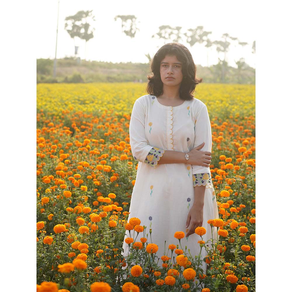 Label Earthen Ivory Embroidery Detailing Kurta and Trouser (Set of 2)